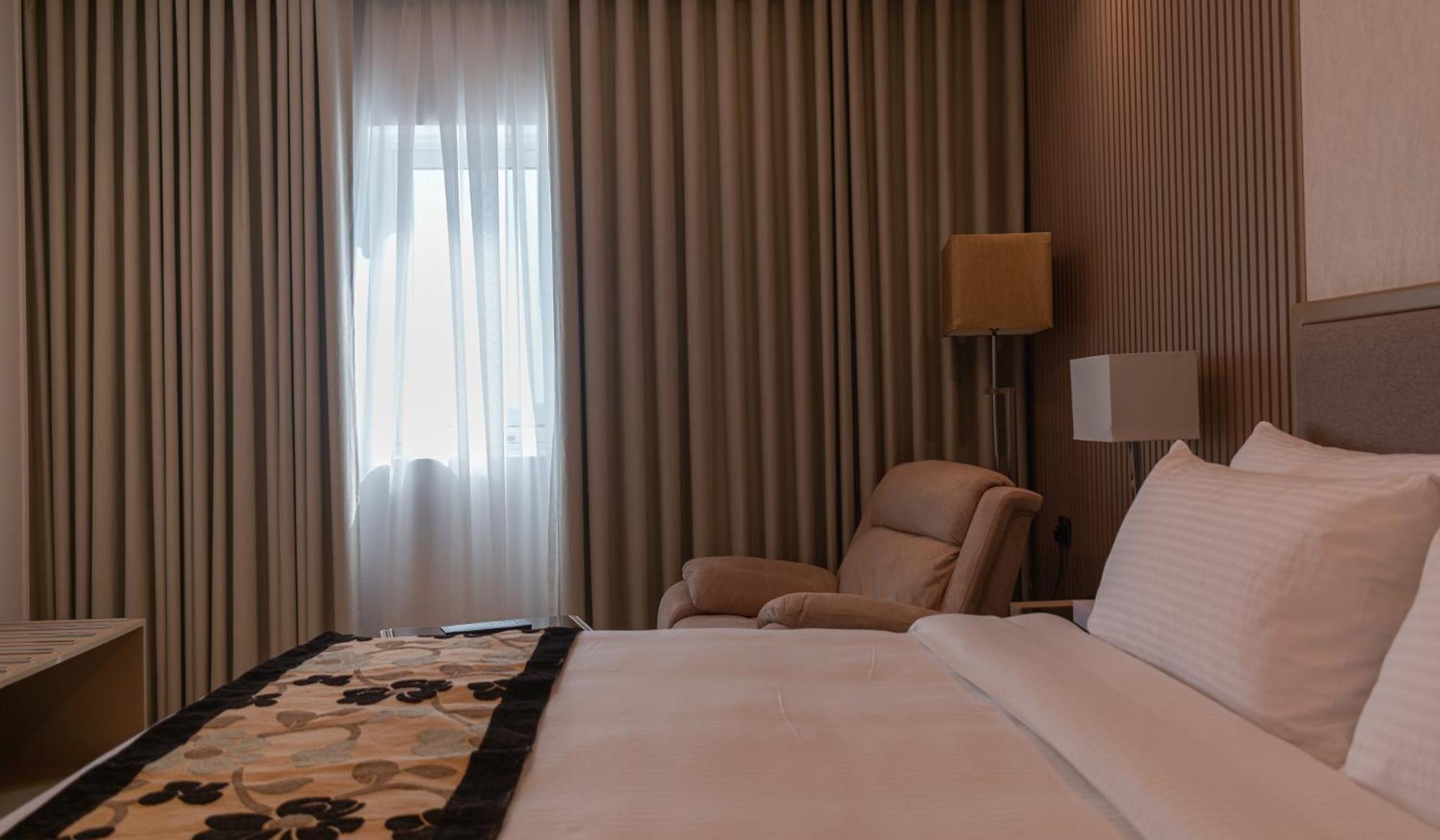 Best Western Plus Jeddah Hotel Madinah Road Extérieur photo