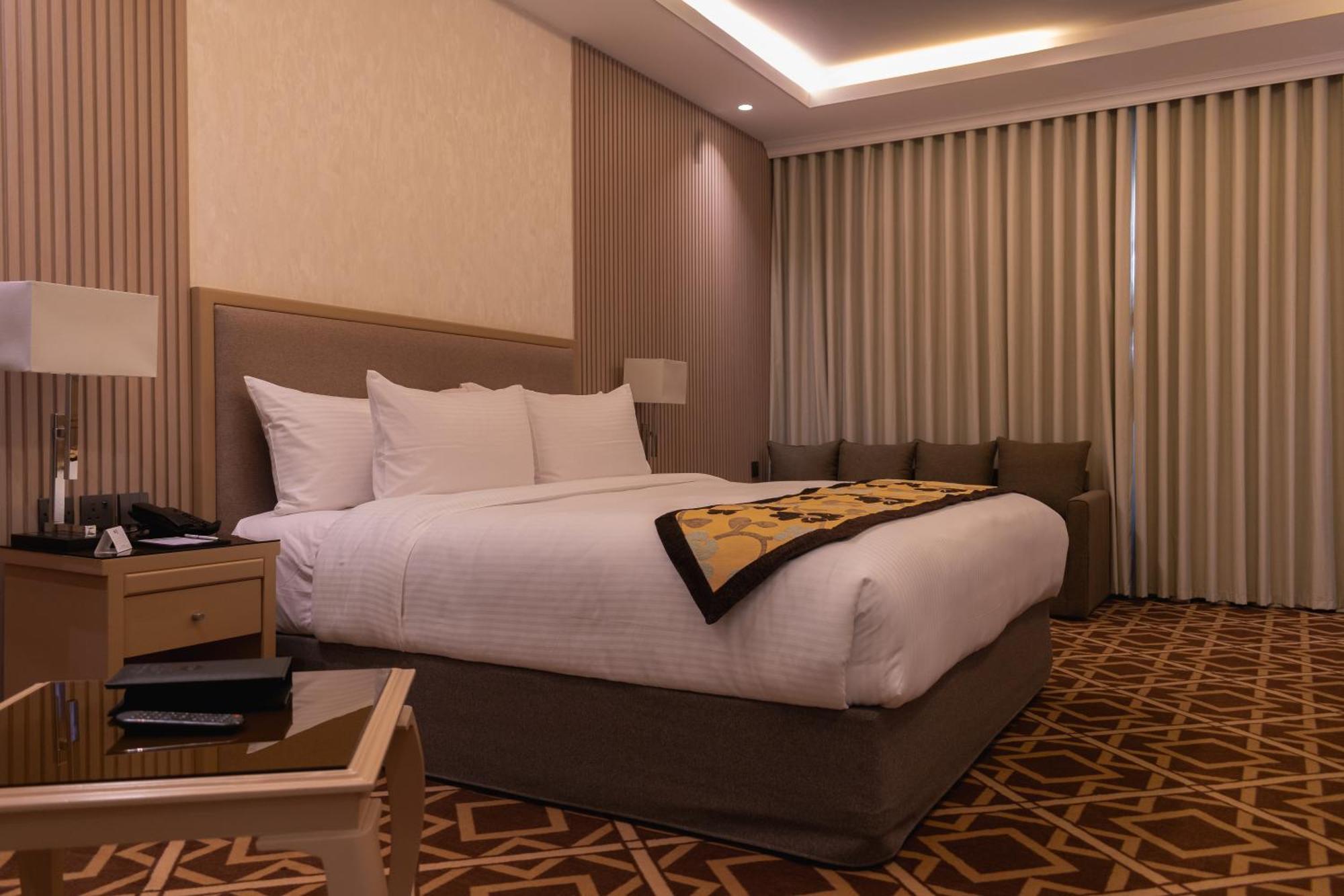 Best Western Plus Jeddah Hotel Madinah Road Extérieur photo